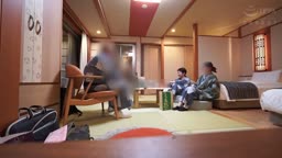 眼鏡人妻