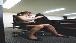 社長室でのオナニーは背徳感たっぷり気持ち良すぎちゃいまし