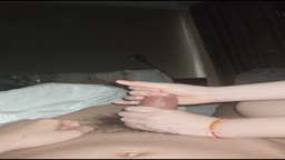 手コキ男の潮吹き