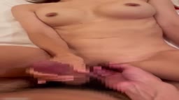 手コキVS手マン対決