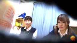 足をぶつけた拍子に廊下でおもらし