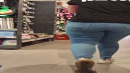 REWE Candid PAWG in Jeans Big Booty