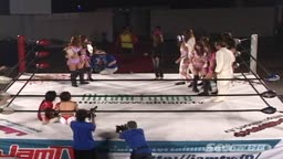 大勢の前で