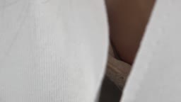 チラ乳首6房_美人2人