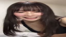 脇汗着替えお姉さん続き