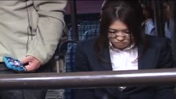 出演不明 めがねOLのパンストを破って犯される
