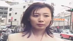 露出狂の人妻野外歩行