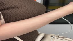 電車内着衣胸