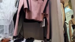 ワンピ店員逆さ