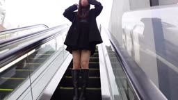 高身長清楚系のお姉さんに大量中出し。