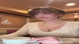 【AI】カフェで後ろから襲われる