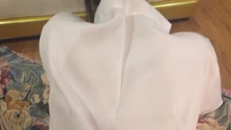 友達の嫁　奥で中出し