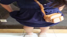 外でパンツ脱がせる