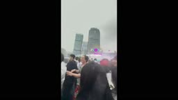 Encoxada Dickflash cum candid
