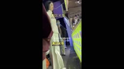 Encoxada Dickflash cum candid