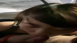 素人 フェラ カップル　車内