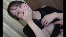 キツマン黒乳首の美女