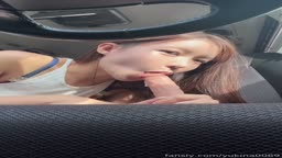 人妻ゆ●な  　車でデイルドこすり