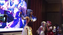 露出　ダンス　ポロリしてるの分かってながら踊る