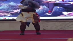 露出　ダンス正面視点　ポロリしてるの分かってながら踊る