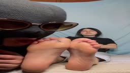 Lez Feet Worship