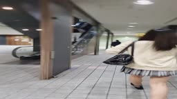スカートの下