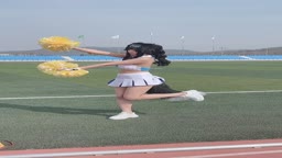 blue archive cosplayer cheerleader hibiki skirt コスプレ 逆さ
