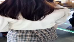 [完全アウト]車内で挿入されて助けを求める超美女