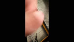 Encoxada Dickflash cum candid