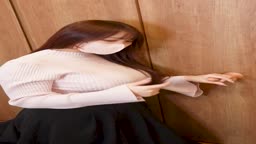Kカップあやみ　後ろから挿れてほしくて腰が止まらない