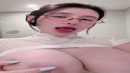 巨乳