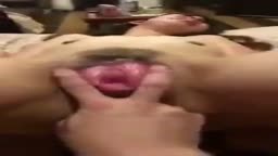 ぱっくり開かせられる
