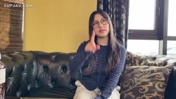 眼鏡でFカップ爆乳18歳の才女♡奥に届く長いち〇ぽが好き♡大学デビューのコが活で初めてのハメ撮り中出し♡