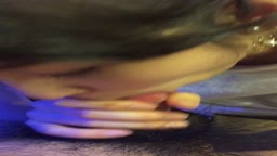 個撮