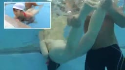 溶ける競泳水着