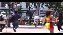 街中露出2