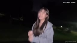 公園公開SEX！！グラビア系爆乳Hカップ美女が魅せるT◯kTokerの裏事情。寒空の下で無.許.可.中出し