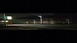 夜中の道路で全裸露出おな