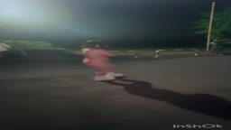 ムチ妻　自販機露出