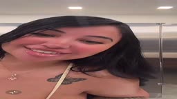 爆乳海外ネキ
