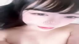 女
