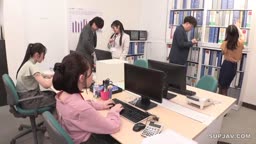 オフィスで嬉しい新人研修