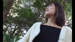 専門学校に通う美巨乳色白ネイリスト