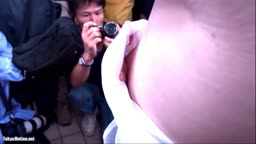 コスプレ撮影胸チラ