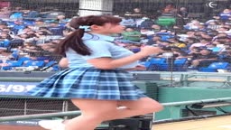 拾い　ダンス美女