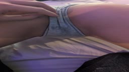 パンツに染みるほど濡れちゃった素人