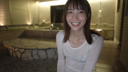 アソコに穴が空いてるス●ニー履いてる女子に我慢できず挿入