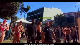 Encoxada Dickflash cum candid