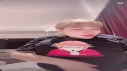 チラ見え
