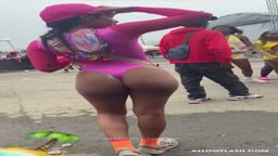 Slimthick Ebony Gets Asscrack Creamed at Carnival